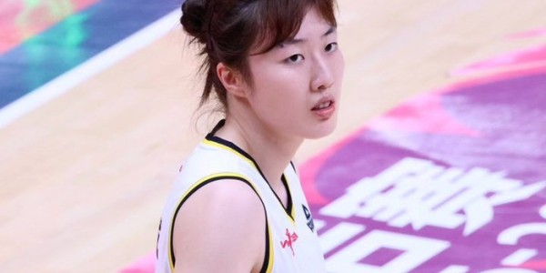 九游娱乐-轰16分+4记三分！中国女篮24岁1米86王牌真稳：未来闯荡WNBA？|江苏|江苏女篮|广东女篮|小前锋|三分球_新浪新闻